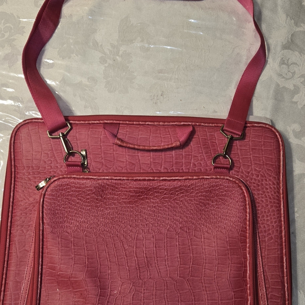 Elegant Pink Crocodile-Embossed Women's Bag